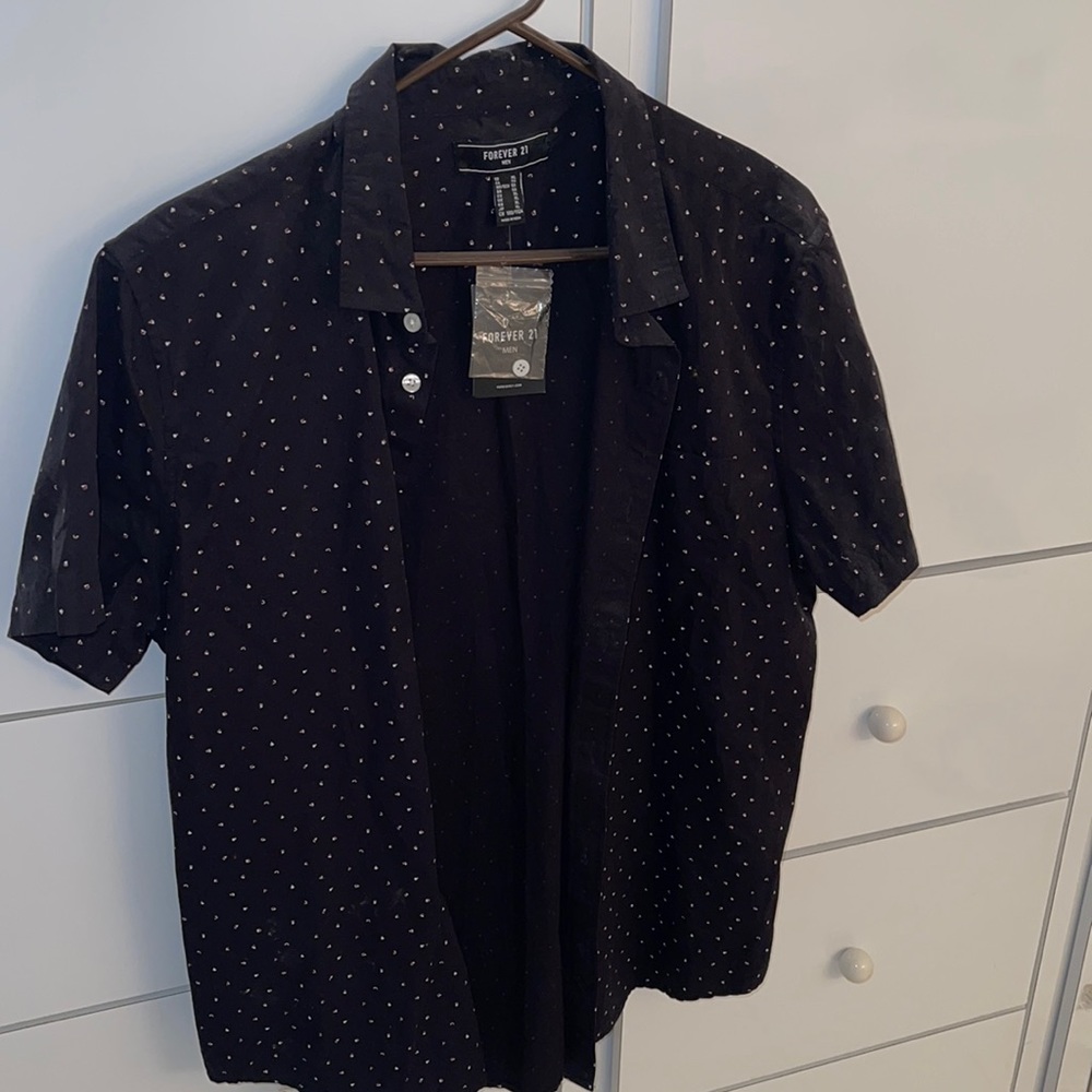Men short sleeve button down. NWT